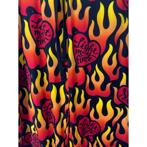 Way To Celebrate Valentine's Day Light My Fire Black Soot Flames Men's Size Smal - Picture 9 of 9